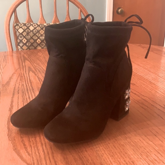 Unique Black Drawstring Booties w Rhinestone Heels - Picture 4 of 4